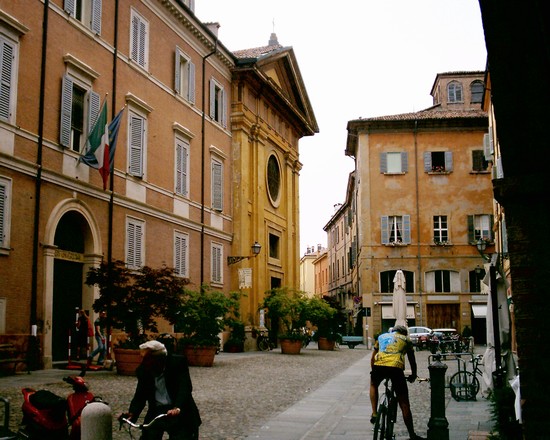Sotto S. Eufemia spunta la Modena medievale