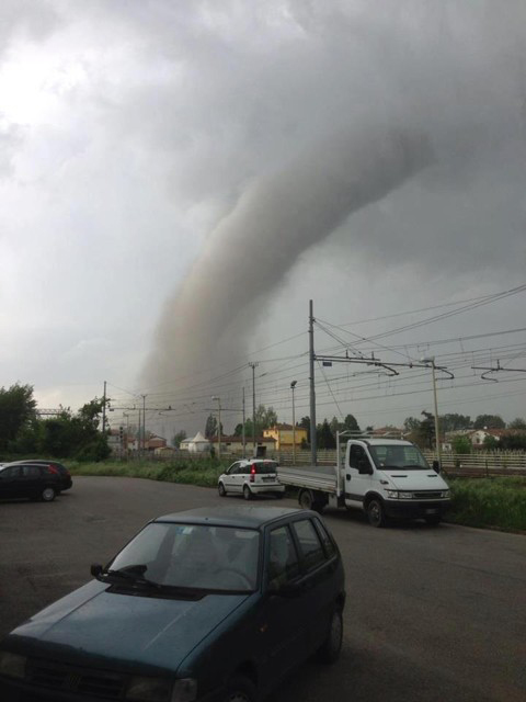 Ci mancava solo il tornado!