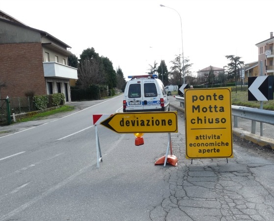 Chiuso Ponte Motta