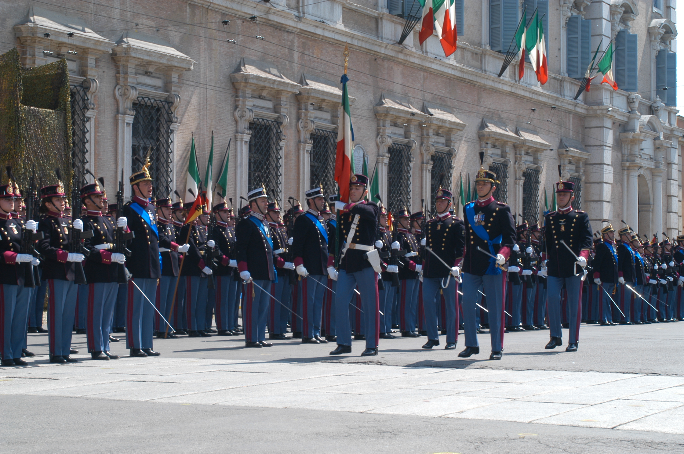 Cavalli via dal centro per l’Accademia Militare di Modena