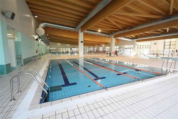 E piscina sia!