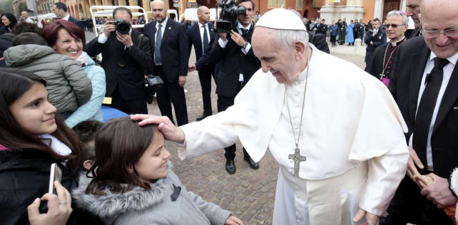 MIRANDOLA: INAUGURATA LA MOSTRA SU PAPA FRANCESCO