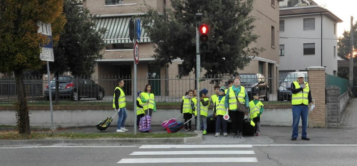 CAVEZZO: L’8 GENNAIO RIPARTE IL PIEDIBUS