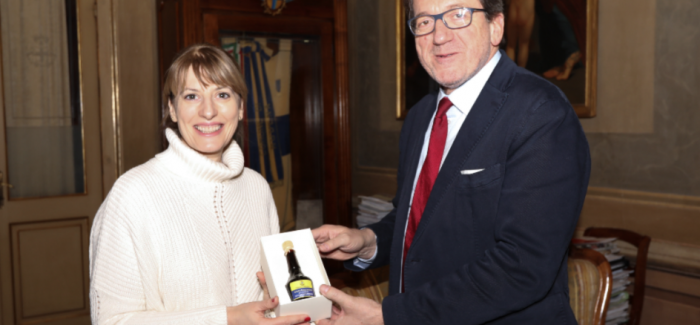 MODENA: L’AMBASCIATRICE BRITANNICA IN MUNICIPIO