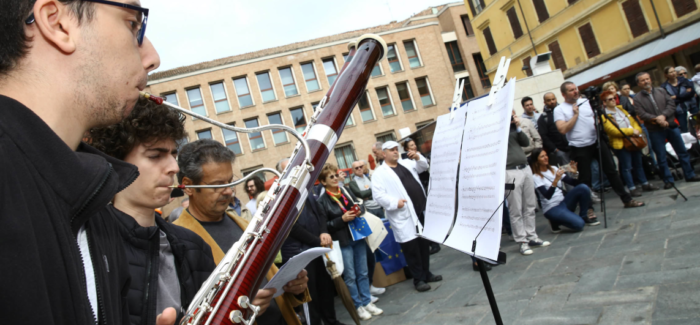 MODENA: FLASH MOB PER IL “DIRITTO AL VOTO”