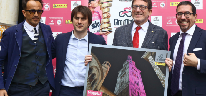 MODENA: PER IL GIRO LE VETRINE SI COLORANO DI… ROSA!