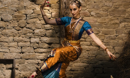 BOLOGNA: IL 13/9 DANZA INDIANA AL “BARACCANO”