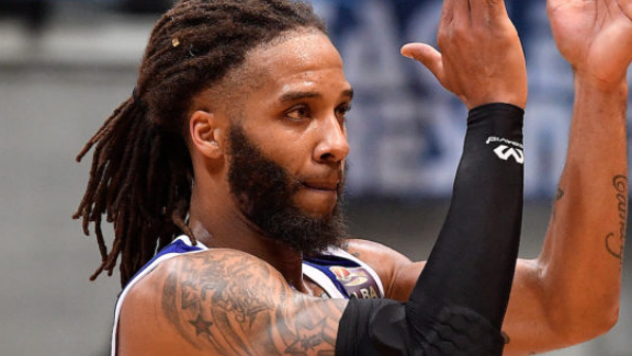 BASKET: ADRIAN BANKS ALLA FORTITUDO