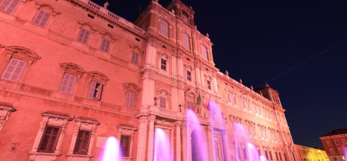 MODENA: PALAZZO DUCALE “IN ROSA” PER IL GIRO D’ITALIA